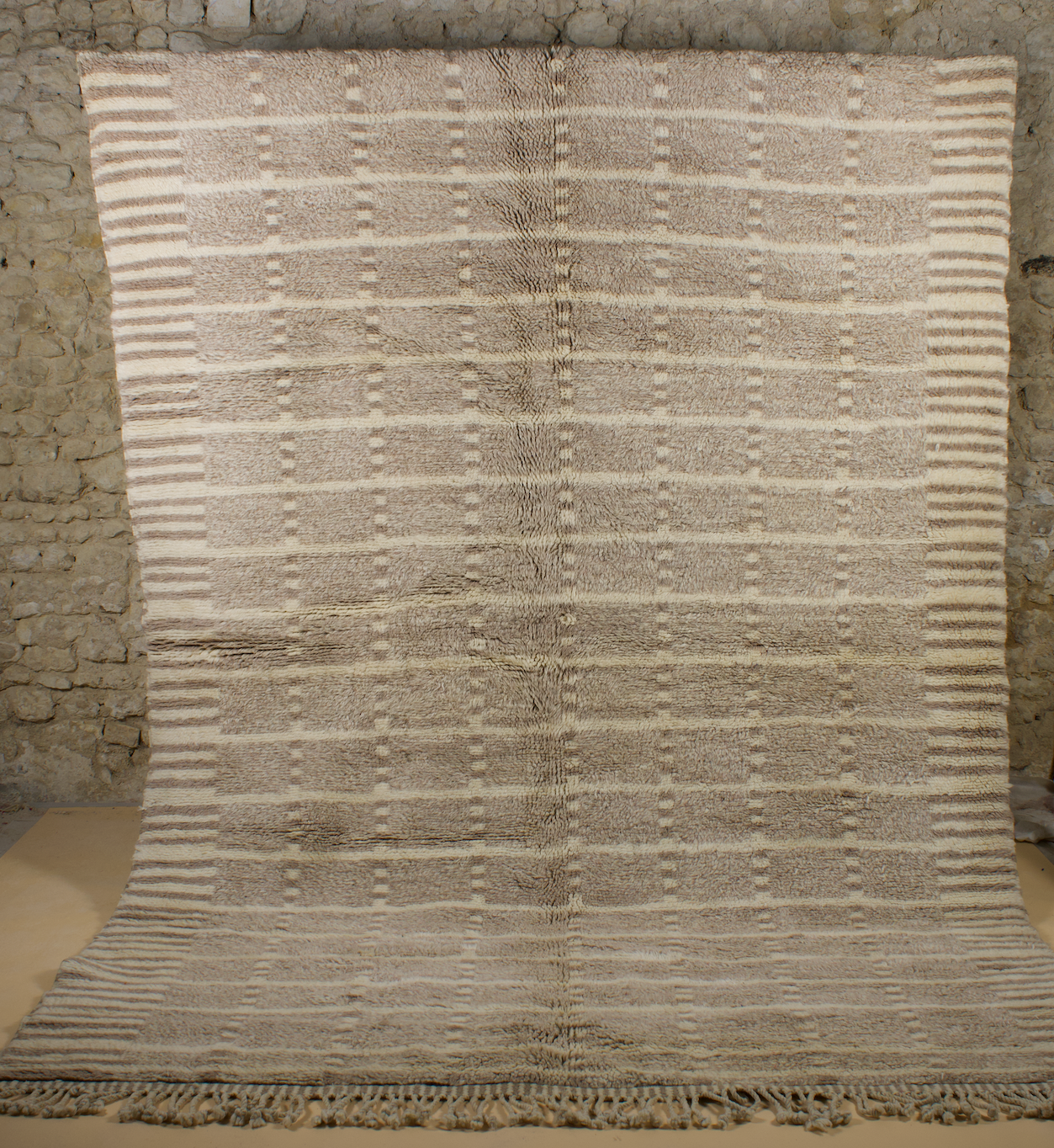 Tapis Beni M'rirt Authentique - Luxe et Confort en Laine Naturelle