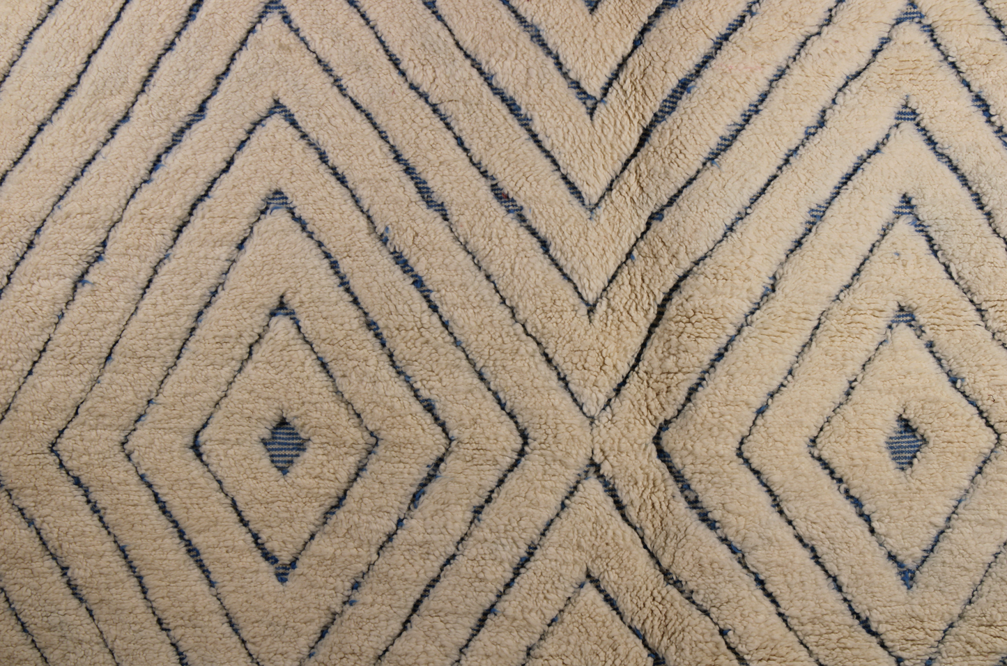 Tapis Beni Ouarain Creme avec losange bleu