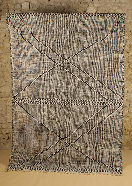 Tapis Kilim Gris - Sobriété Élégante et Artisanat Authentique