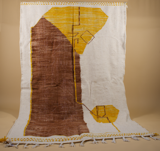 Tapis Kilim Zanafi Marron, Jaune et Blanc - Graphisme Moderne et Artisanat Marocain