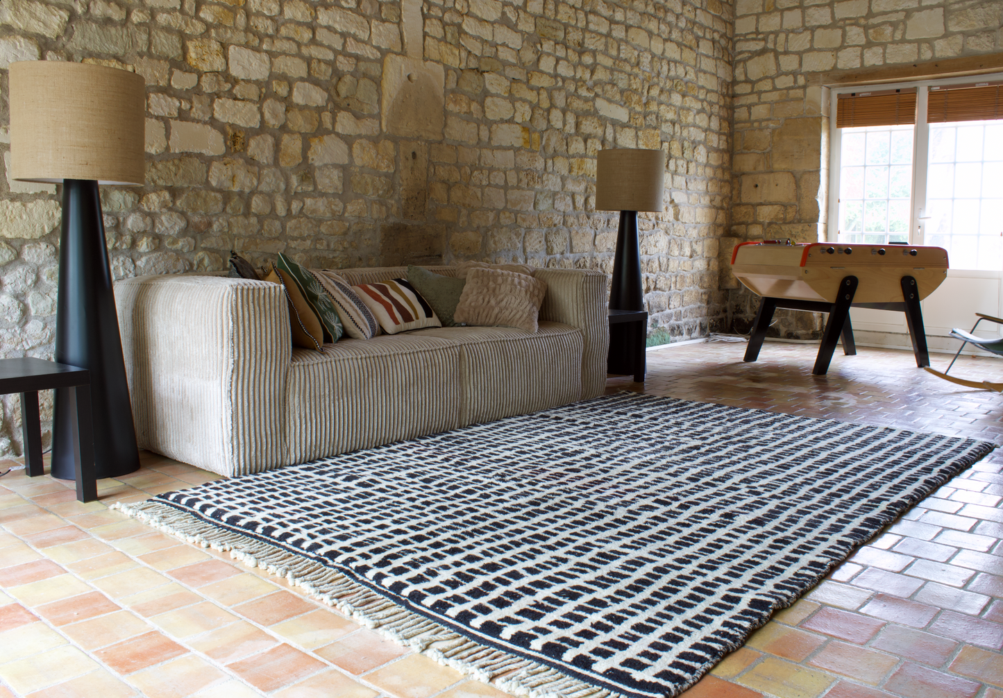 Grand Tapis Beni M'rirt Noir à Damier Noir et Blanc