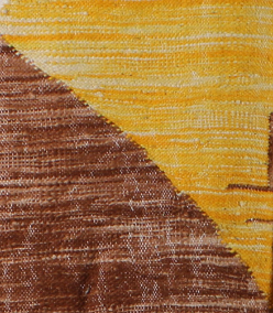 Tapis Kilim Zanafi Marron, Jaune et Blanc - Graphisme Moderne et Artisanat Marocain