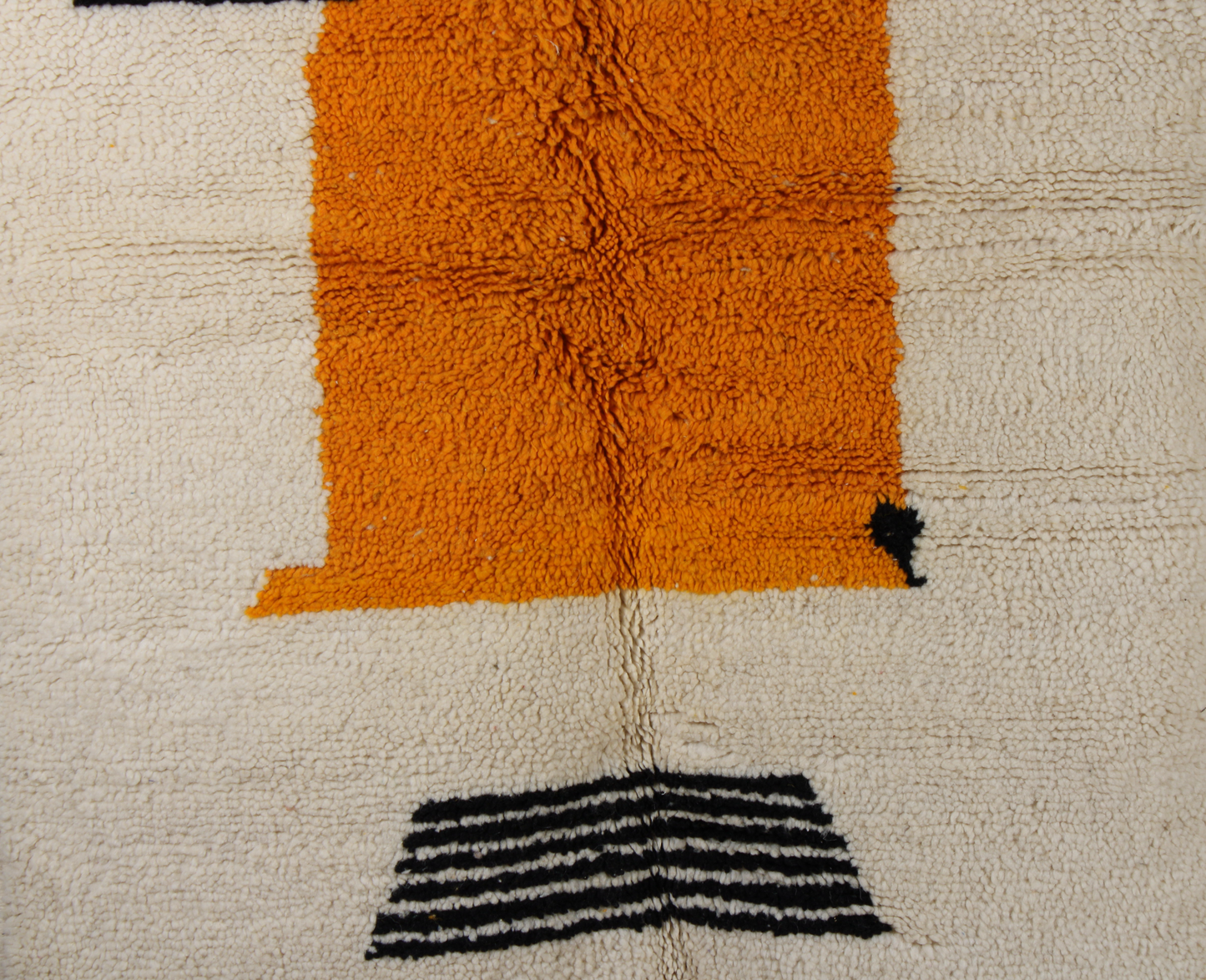 Tapis Beni Ouarain berbère en laine naturelle – Motifs modernes et artisanat traditionnel