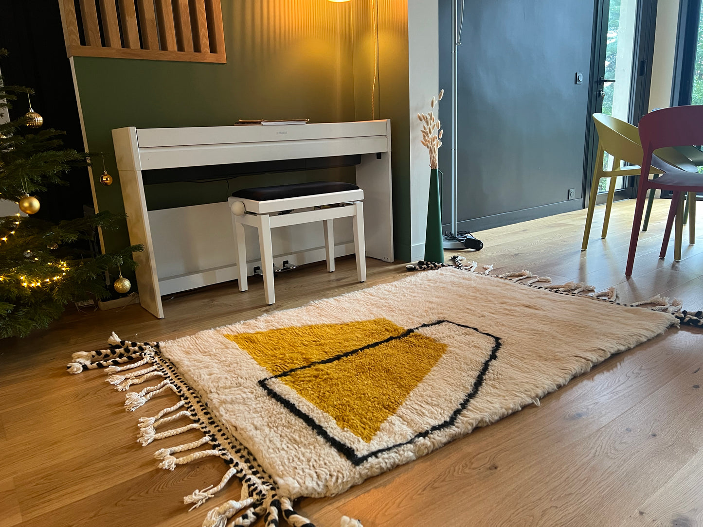 Tapis Beni Ouarain berbère en laine – Design graphique contemporain